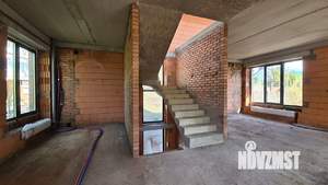 Коттедж 260м&sup2;, 3-этажный, участок 0 сот.  