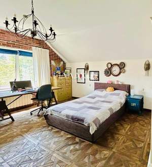 Дом 180м&sup2;, 2-этажный, участок 6 сот.  