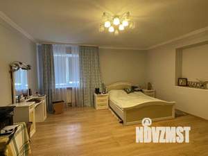 Дом 320м², 2-этажный, участок 25 сот.  
