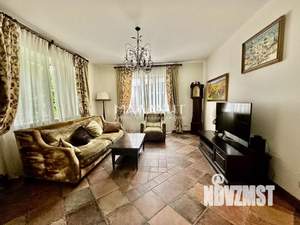 Дом 180м&sup2;, 2-этажный, участок 6 сот.  