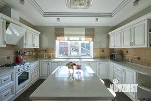 Коттедж 320м², 3-этажный, участок 13 сот.  
