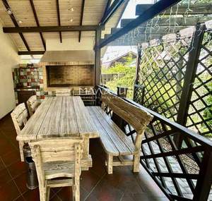 Дом 180м&sup2;, 2-этажный, участок 6 сот.  