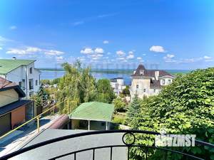 Коттедж 300м², 4-этажный, участок 6 сот.  