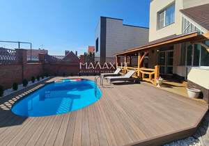 Дом 250м², 2-этажный, участок 5 сот.  