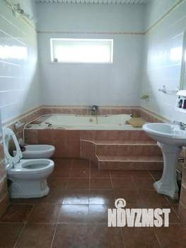 Дом 324м², 3-этажный, участок 11 сот.  