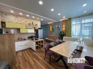 Коттедж 180м², 2-этажный, участок 5 сот.  