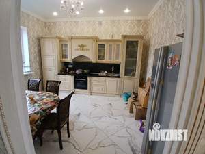 Коттедж 220м², 2-этажный, участок 5 сот.  