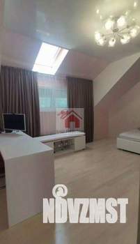 Дом 300м², 3-этажный, участок 7 сот.  