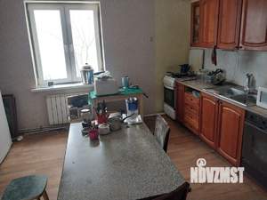 Коттедж 290м², 3-этажный, участок 8 сот.  