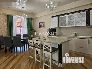 Коттедж 250м², 2-этажный, участок 5 сот.  