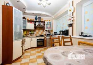 Дом 656м², 3-этажный, участок 20 сот.  