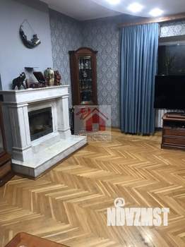 Коттедж 643м², 3-этажный, участок 10 сот.  