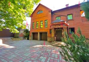 Дом 670м², 2-этажный, участок 40 сот.  
