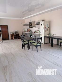 Дом 250м², 2-этажный, участок 10 сот.  