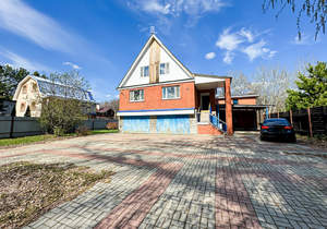 Дом 291м², 3-этажный, участок 12 сот.  
