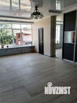 Дом 250м², 2-этажный, участок 10 сот.  