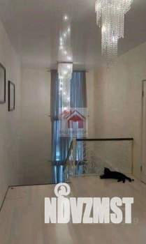 Дом 300м², 3-этажный, участок 7 сот.  