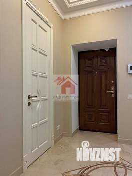 Коттедж 300м², 4-этажный, участок 6 сот.  