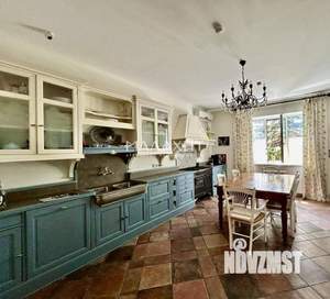 Дом 180м&sup2;, 2-этажный, участок 6 сот.  