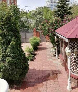 Дом 550м², 3-этажный, участок 8 сот.  