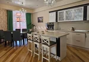 Дом 250м², 2-этажный, участок 5 сот.  