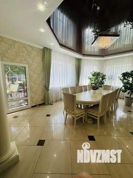 Коттедж 390м², 3-этажный, участок 10 сот.  
