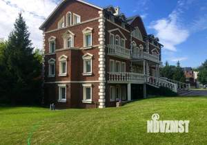 Коттедж 734м&sup2;, 4-этажный, участок 10 сот.  