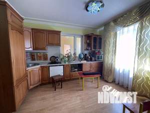 Дом 320м², 2-этажный, участок 25 сот.  