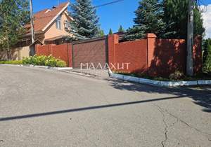 Дом 350м², 3-этажный, участок 6 сот.  