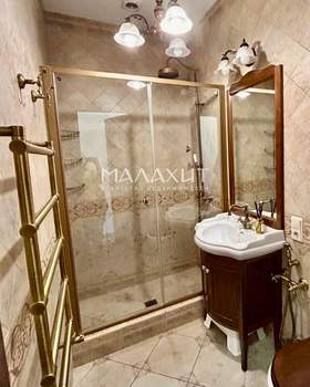 Дом 180м&sup2;, 2-этажный, участок 6 сот.  