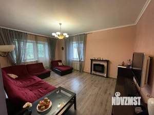 Коттедж 212м², 2-этажный, участок 10 сот.  