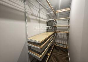 Дом 247м&sup2;, 3-этажный, участок 7 сот.  