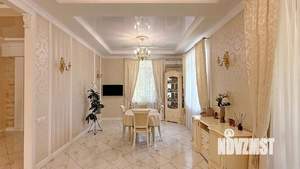 Коттедж 297м², 2-этажный, участок 10 сот.  