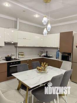Дом 174м², 2-этажный, участок 5 сот.  