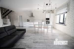 Коттедж 400м², 3-этажный, участок 6 сот.  
