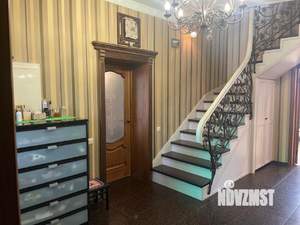 Дом 230м², 3-этажный, участок 8 сот.  