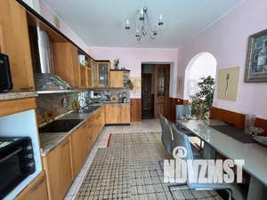 Коттедж 410м², 2-этажный, участок 14 сот.  