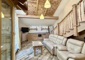 Дом 180м&sup2;, 2-этажный, участок 6 сот.  