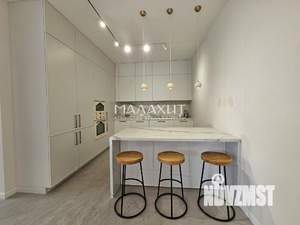 Коттедж 350м², 3-этажный, участок 6 сот.  