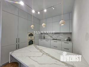 Коттедж 350м², 3-этажный, участок 6 сот.  