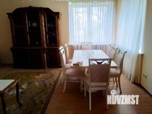 Дом 324м², 3-этажный, участок 11 сот.  
