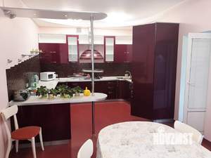 Коттедж 284м², 2-этажный, участок 10 сот.  