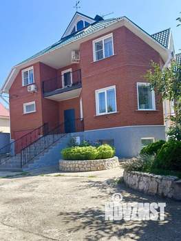Коттедж 390м², 3-этажный, участок 10 сот.  
