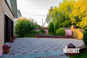 Дом 350м², 2-этажный, участок 15 сот.  