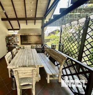 Дом 180м&sup2;, 2-этажный, участок 6 сот.  