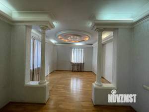 Коттедж 350м², 3-этажный, участок 8 сот.  