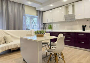 Дом 195м², 2-этажный, участок 6 сот.  