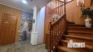 Коттедж 221м², 3-этажный, участок 15 сот.  