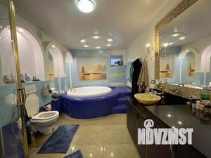 Дом 330м², 3-этажный, участок 16 сот.  
