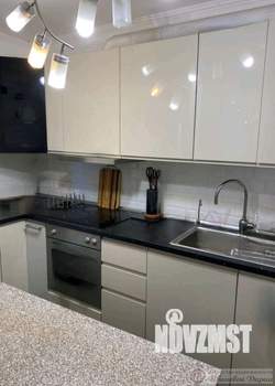 Коттедж 250м², 3-этажный, участок 12 сот.  